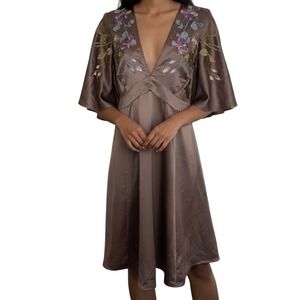 ASOS Curve Exclusive Dusty Purple Embroidered Cape Back Kimono Dress EUC Size 8‎